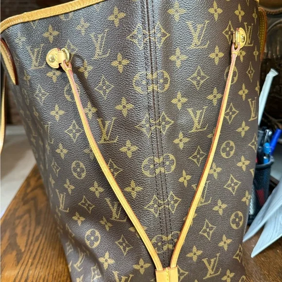 Louis Vuitton Monogram Neverfull GM - Picture 4 of 10